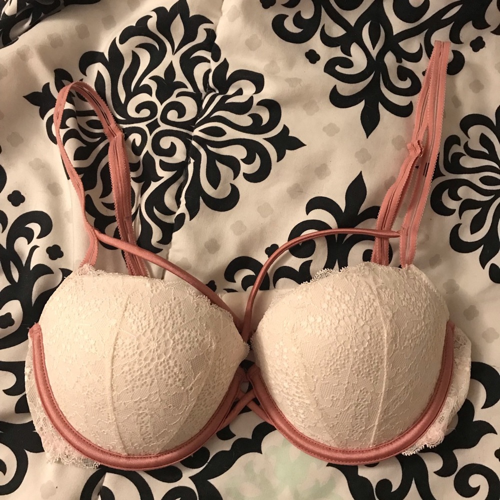 Victoria’s Secret date push up bra